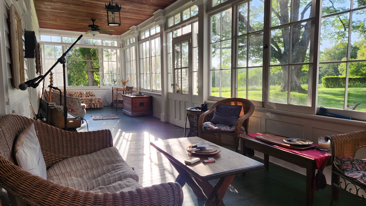 Photo of Livingroom in Brewster