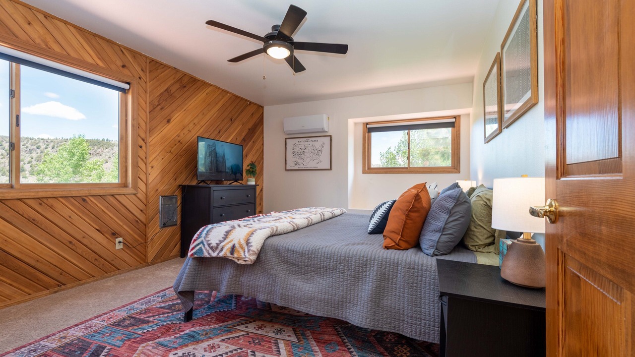 Photo of Bedroom in Mammoth Creek