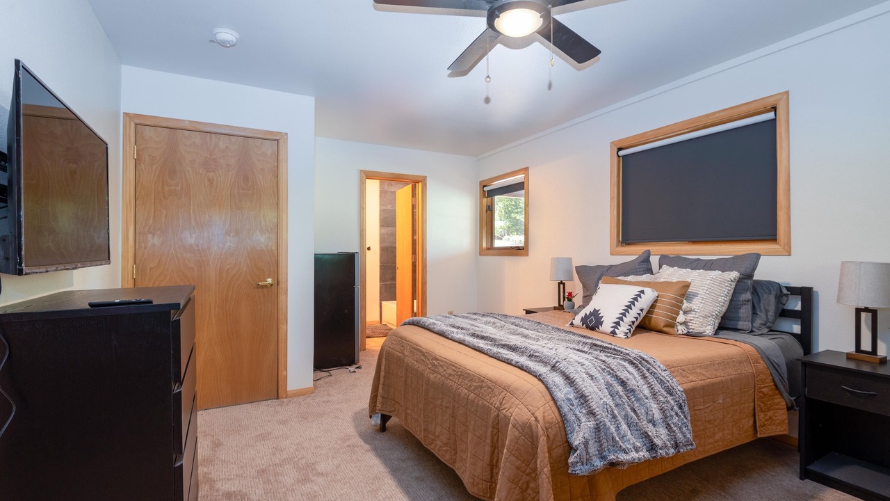 Photo of Bedroom in Mammoth Creek