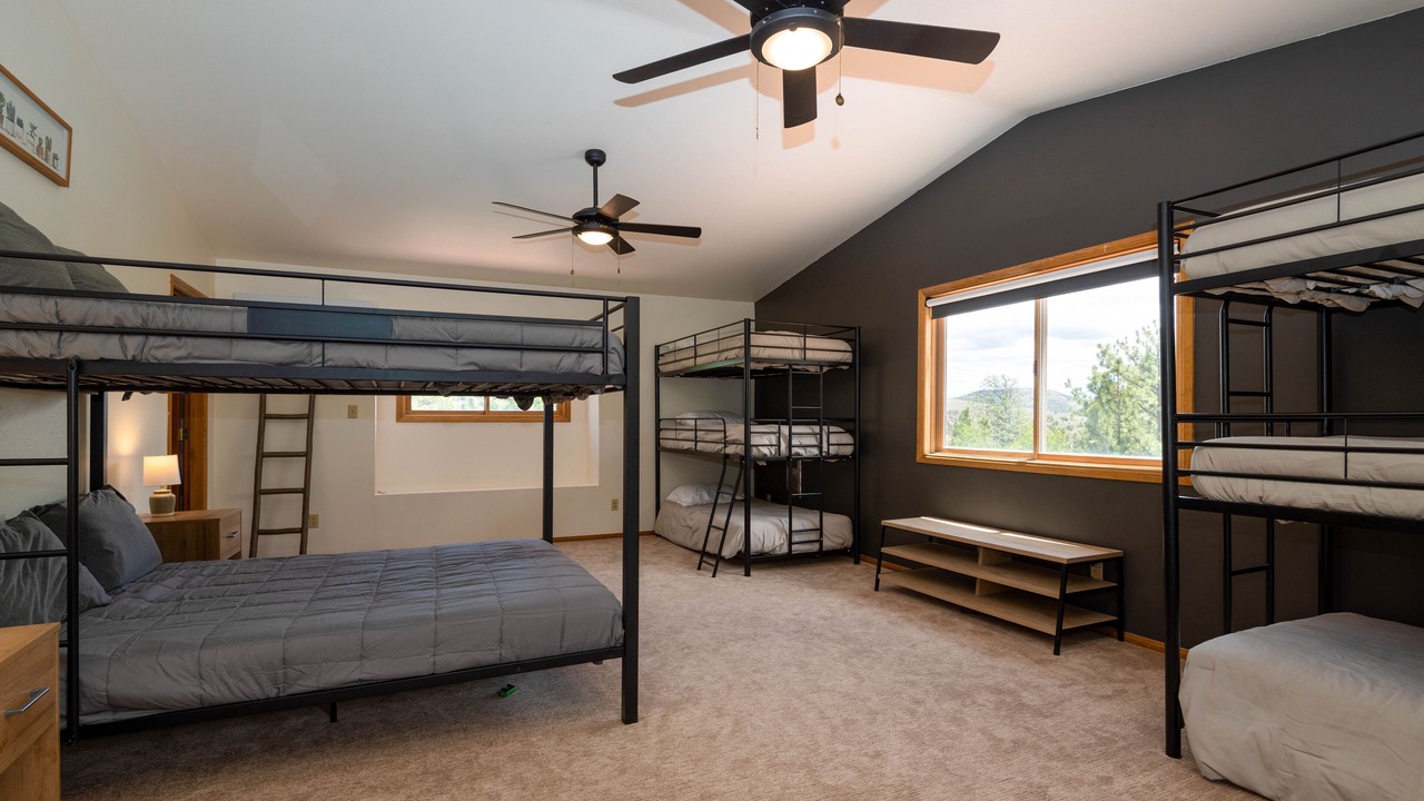 Photo of Bedroom in Mammoth Creek
