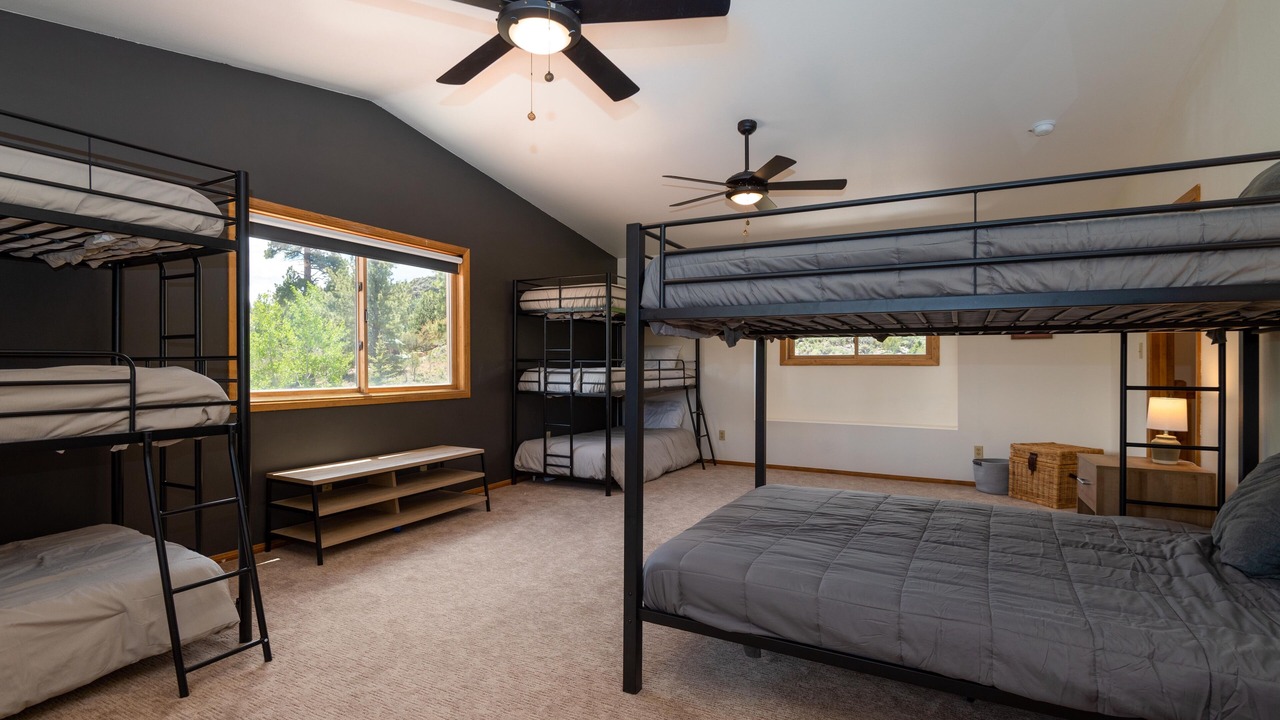 Photo of Bedroom in Mammoth Creek