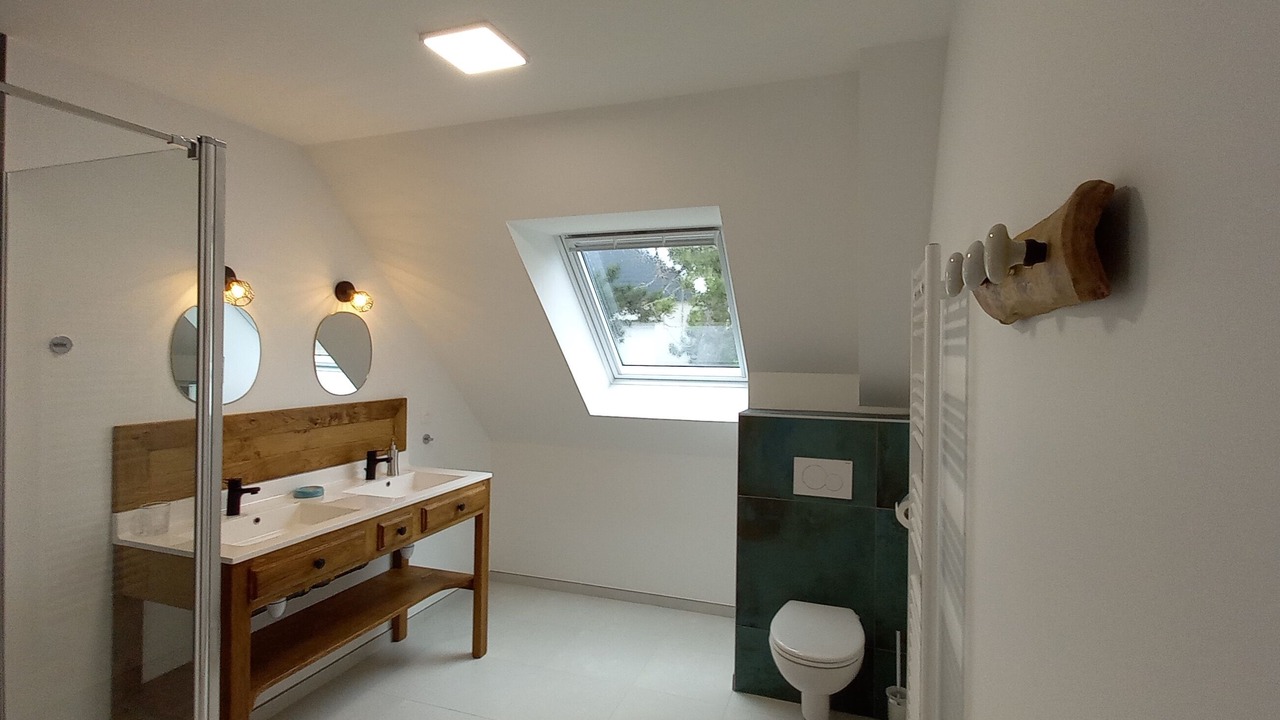 Photo of Bathroom in Hauteville-sur-Mer