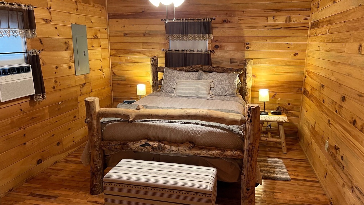 Photo of Bedroom in Rogersville