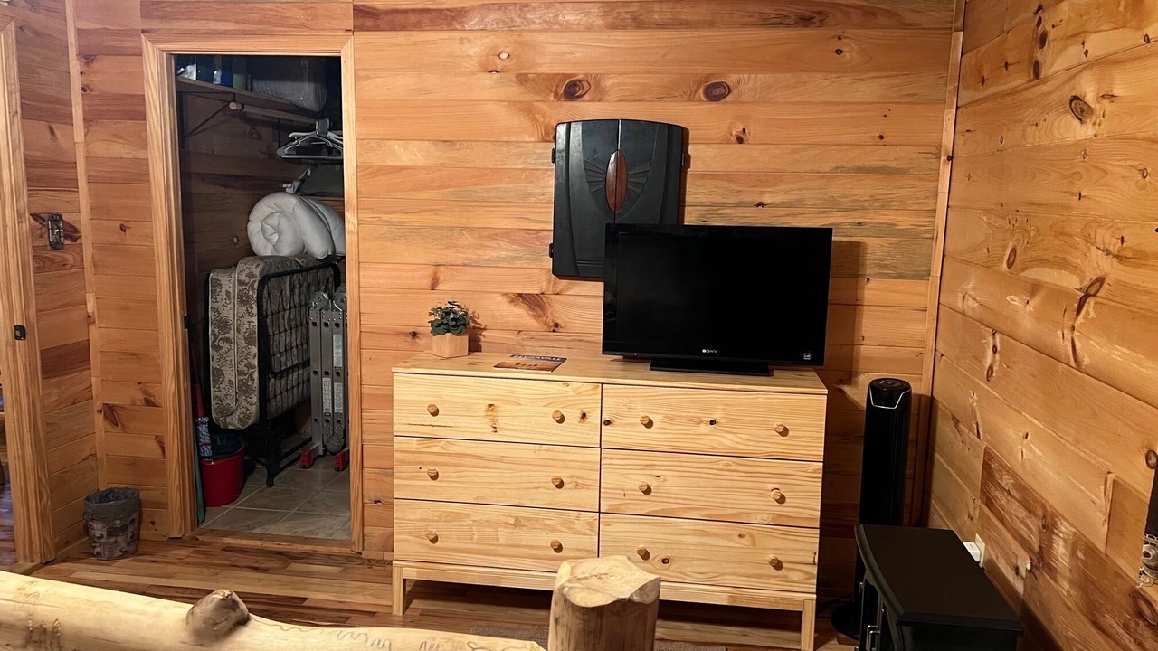 Photo of Livingroom in Rogersville