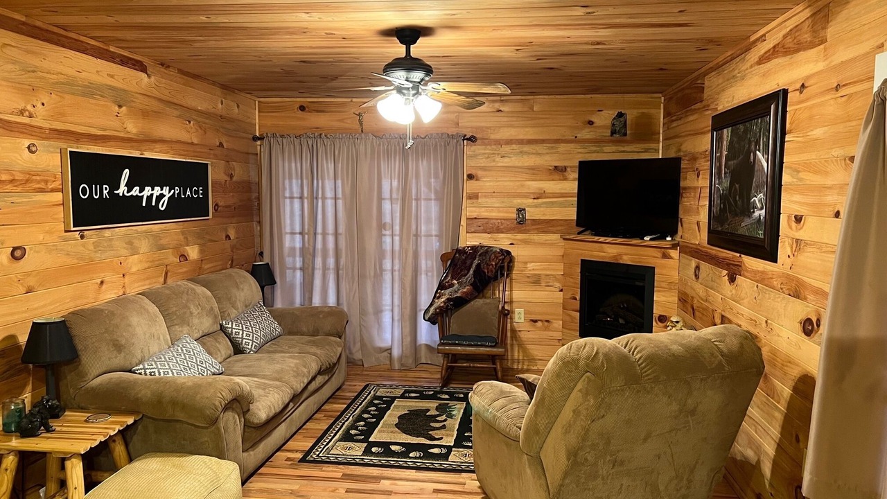 Photo of Livingroom in Rogersville