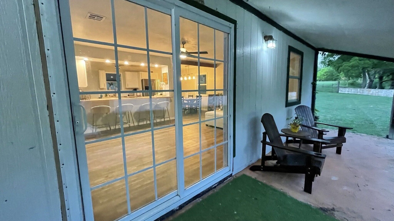 Photo of Patio Balcony in Rose