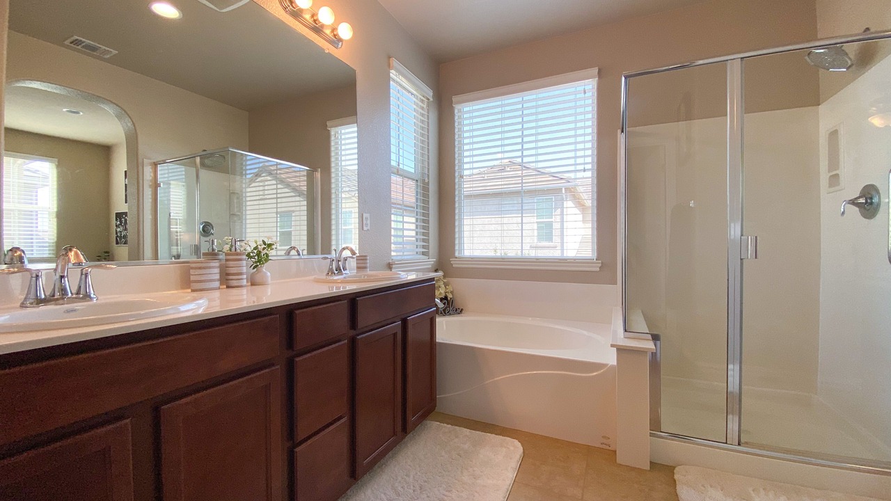 Photo of Bathroom in Highland Reserve