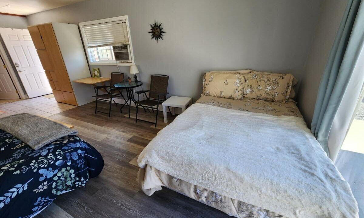 Photo of Bedroom in Sunland Estates