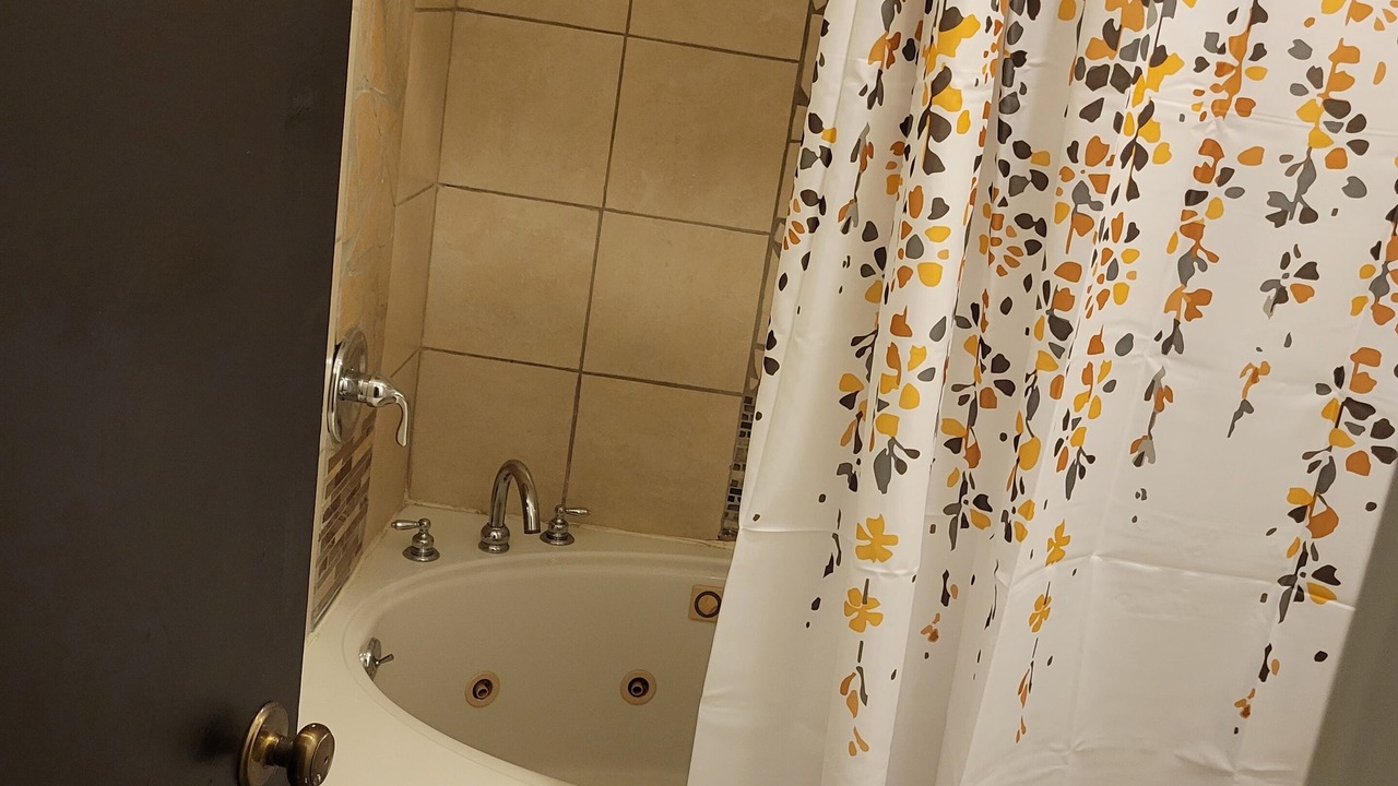 Photo of Bathroom in Tall Timbers - Brechtel