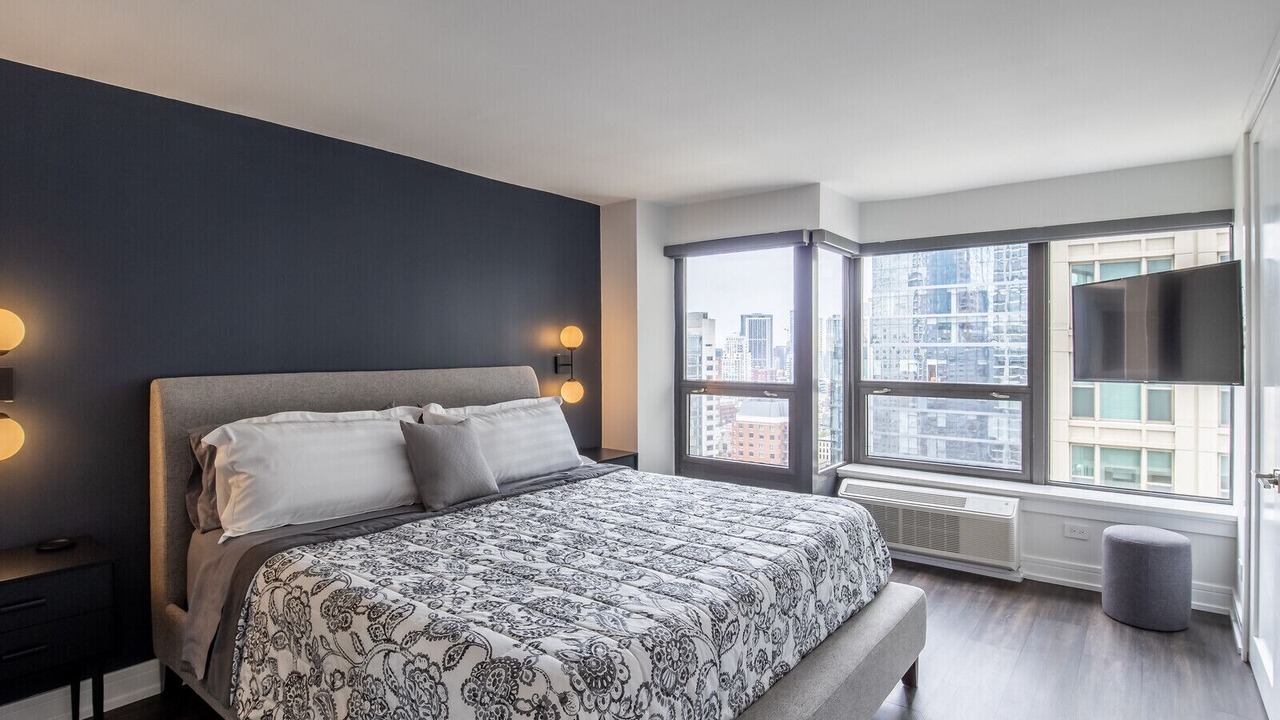 Photo of Bedroom in Near North Side