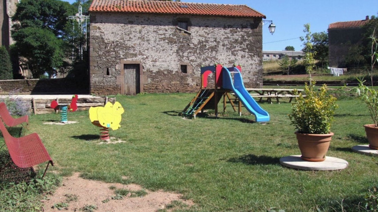 Photo of Others in Martrin
