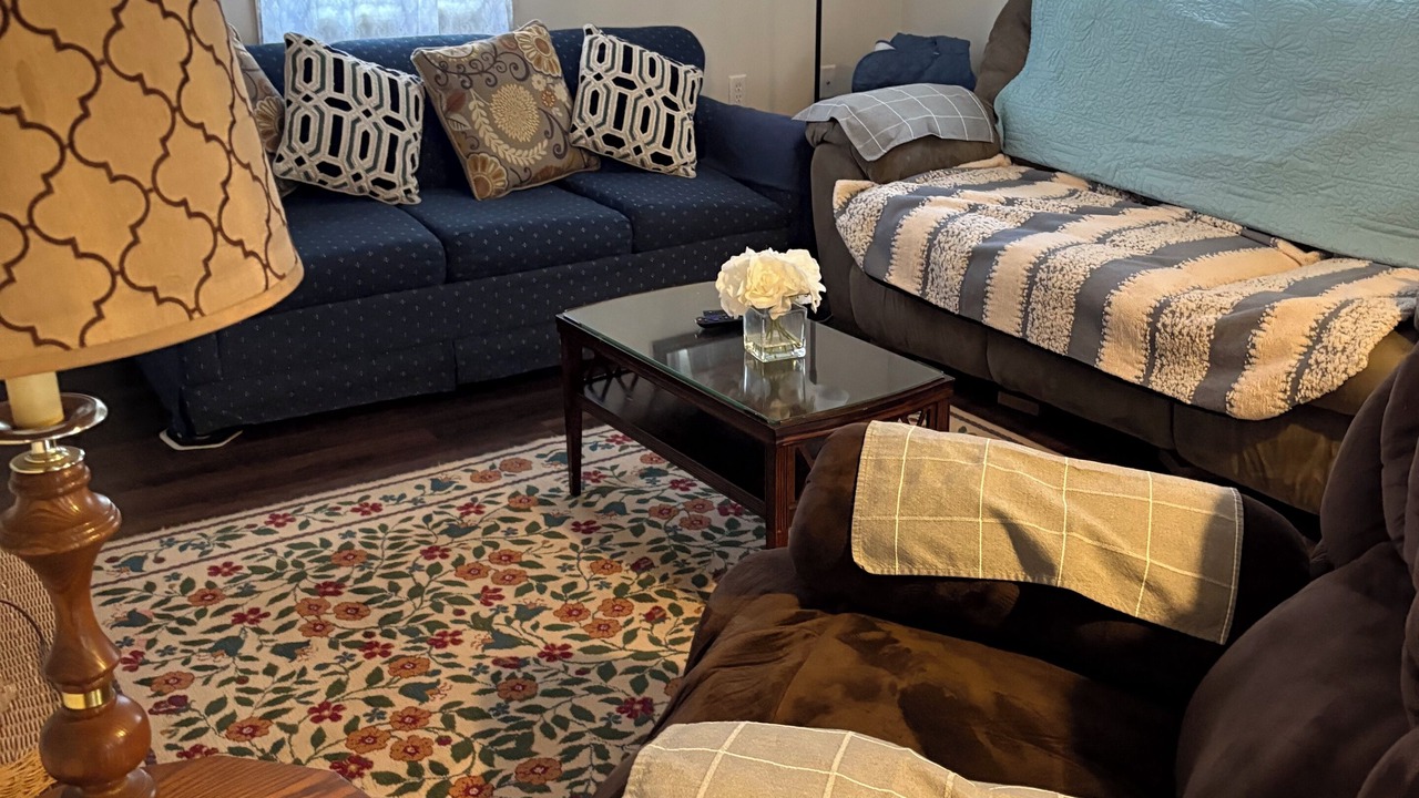Photo of Livingroom in Revloc