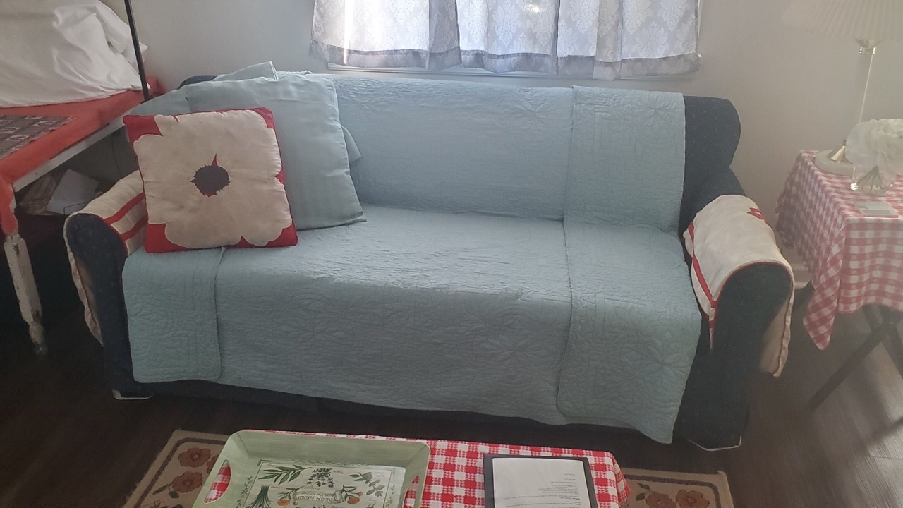 Photo of Livingroom in Revloc