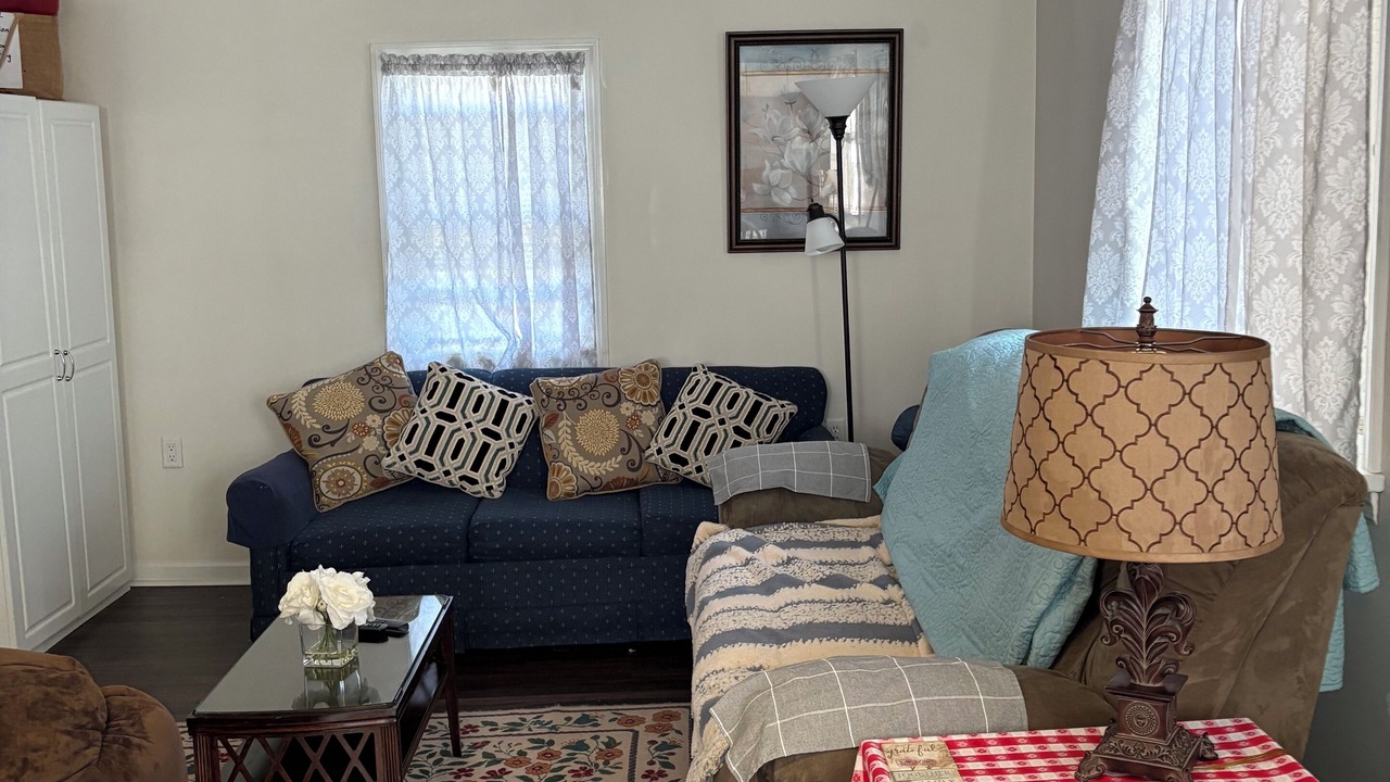 Photo of Livingroom in Revloc