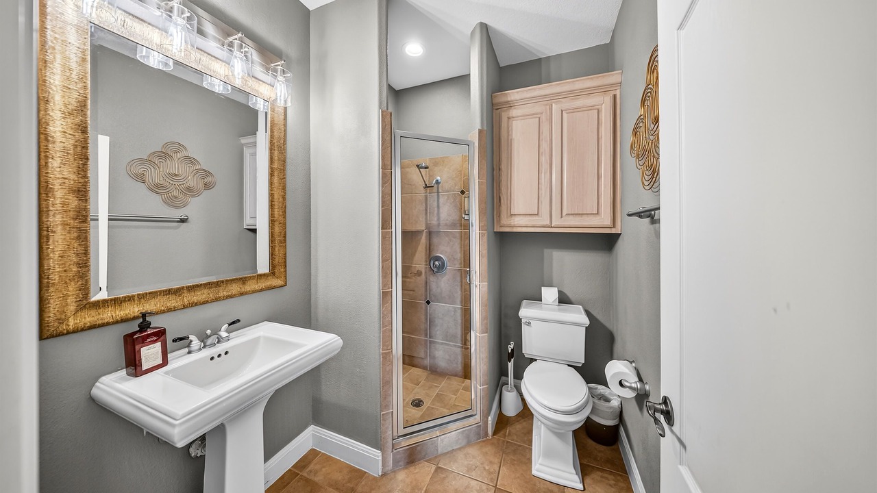 Photo of Bathroom in Point Venture