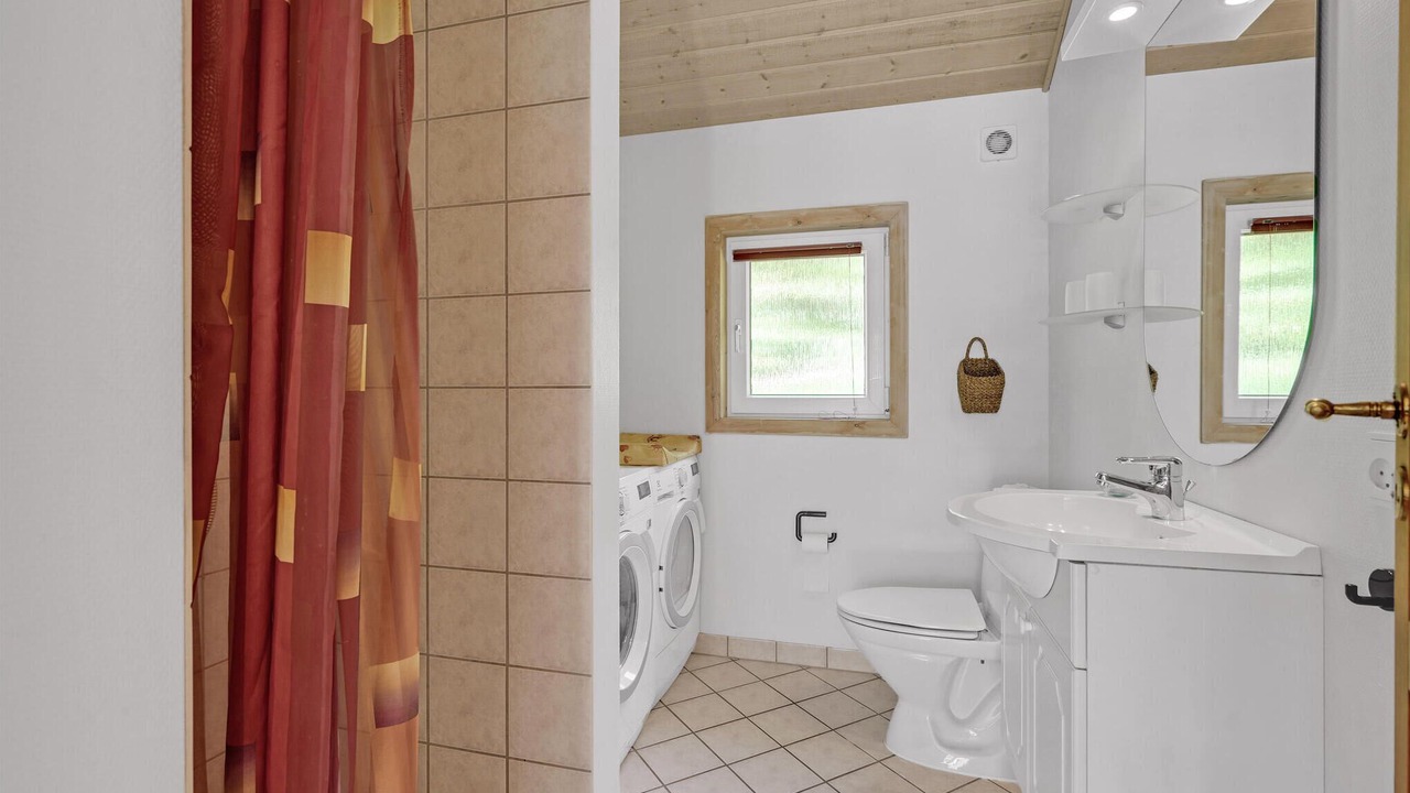 Photo of Bathroom in Jegum