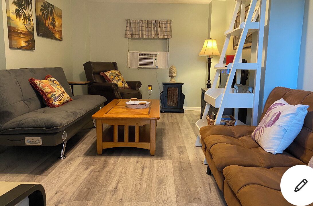 Photo of Livingroom in Lake Worth Corridor