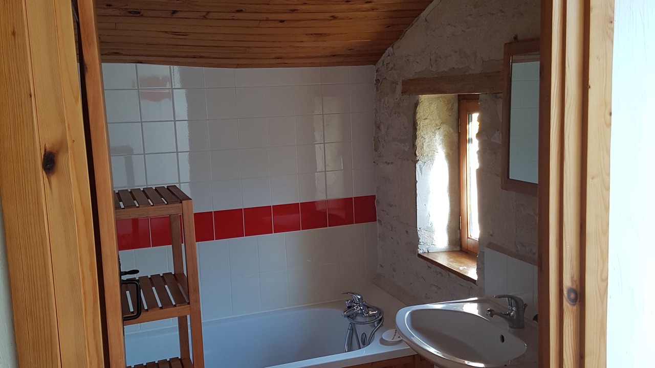 Photo of Bathroom in Saint-Pierre-d'Amilly