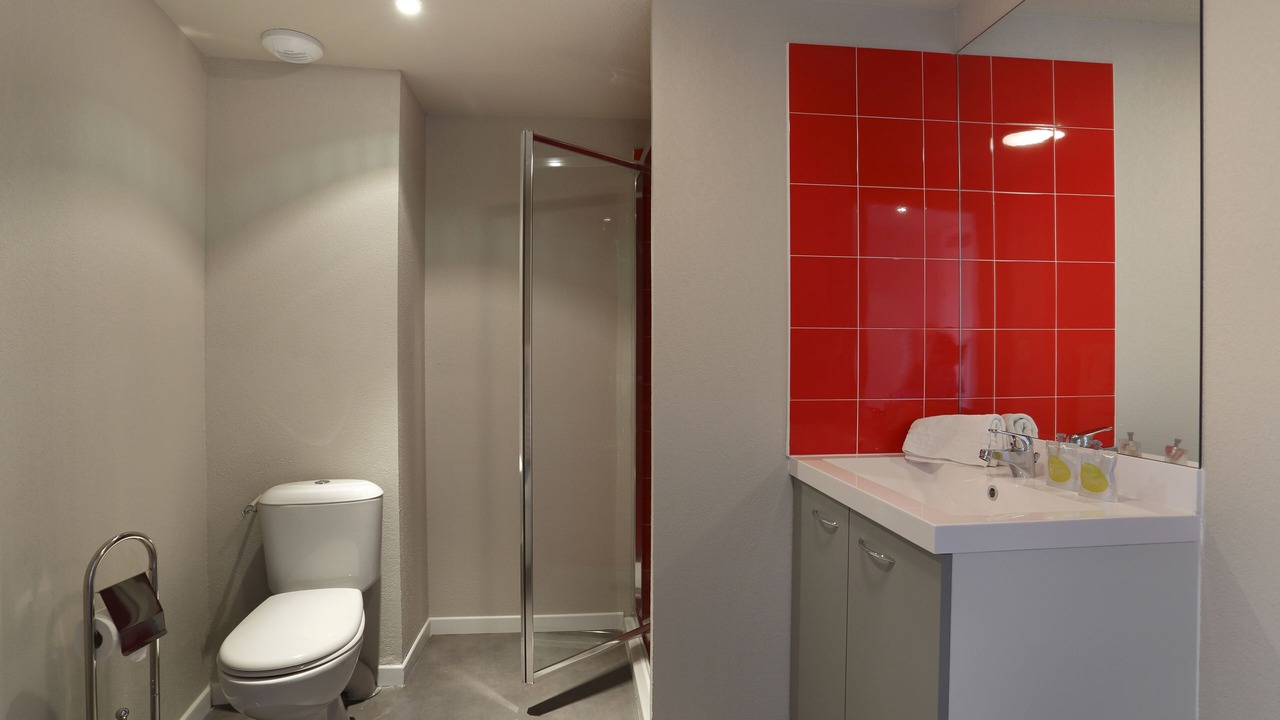 Photo of Bathroom in Saint-Jean-de-Vedas