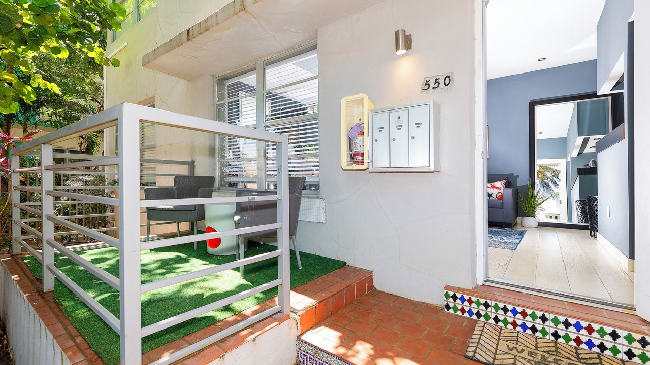 Photo of Patio Balcony in Flamingo/Lummus