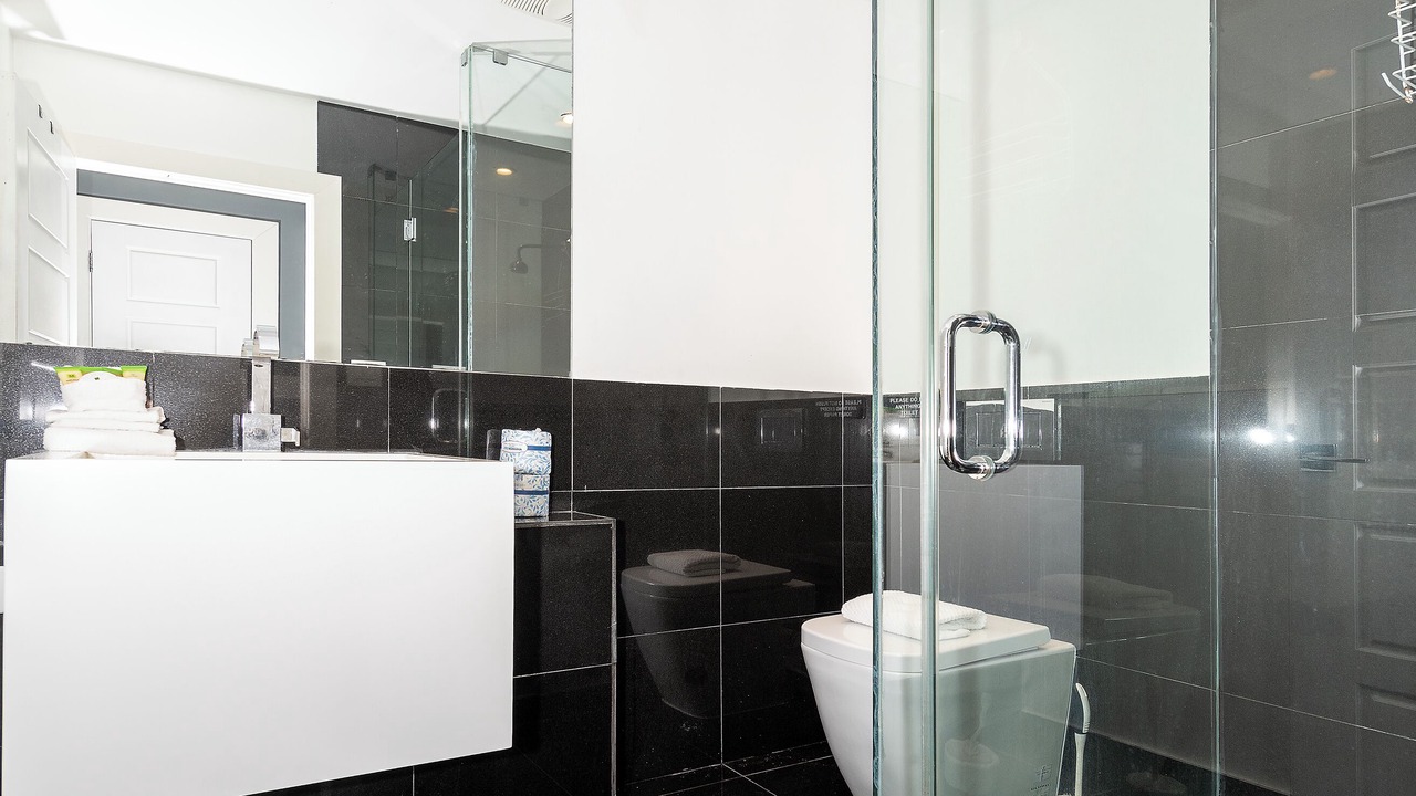 Photo of Bathroom in Flamingo/Lummus