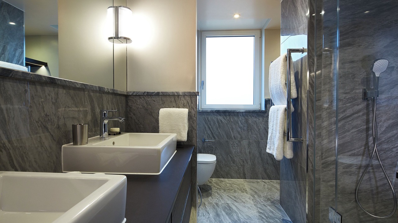 Photo of Bathroom in Courtfield