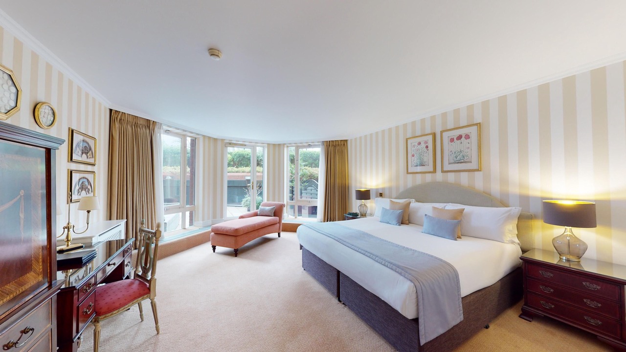 Photo of Bedroom in Queen's Gate