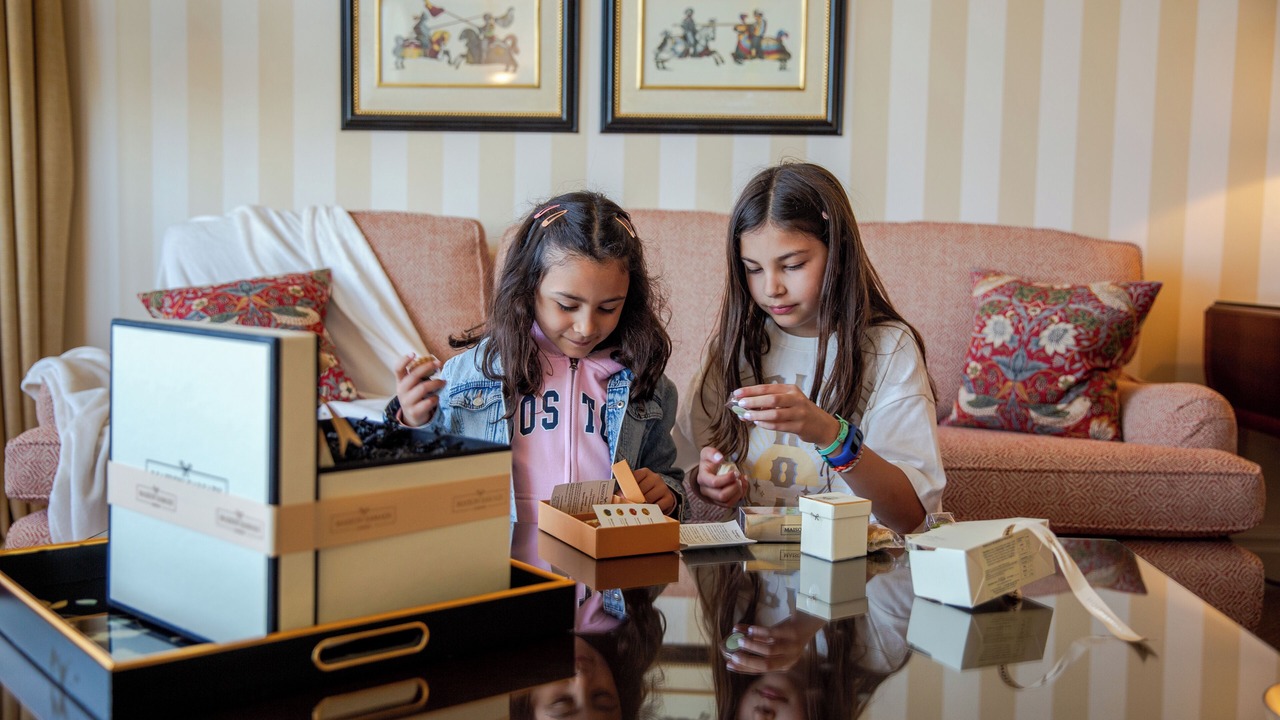 Photo of Others in Queen's Gate