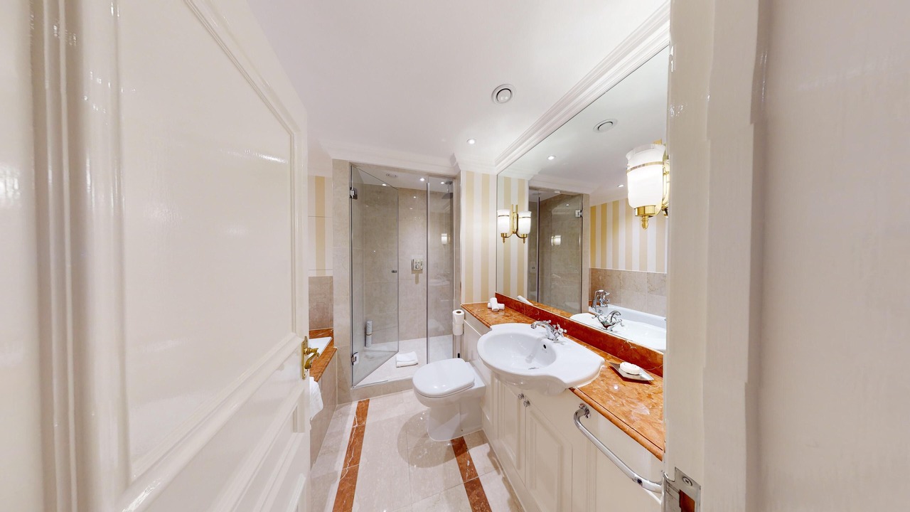 Photo of Bathroom in Queen's Gate