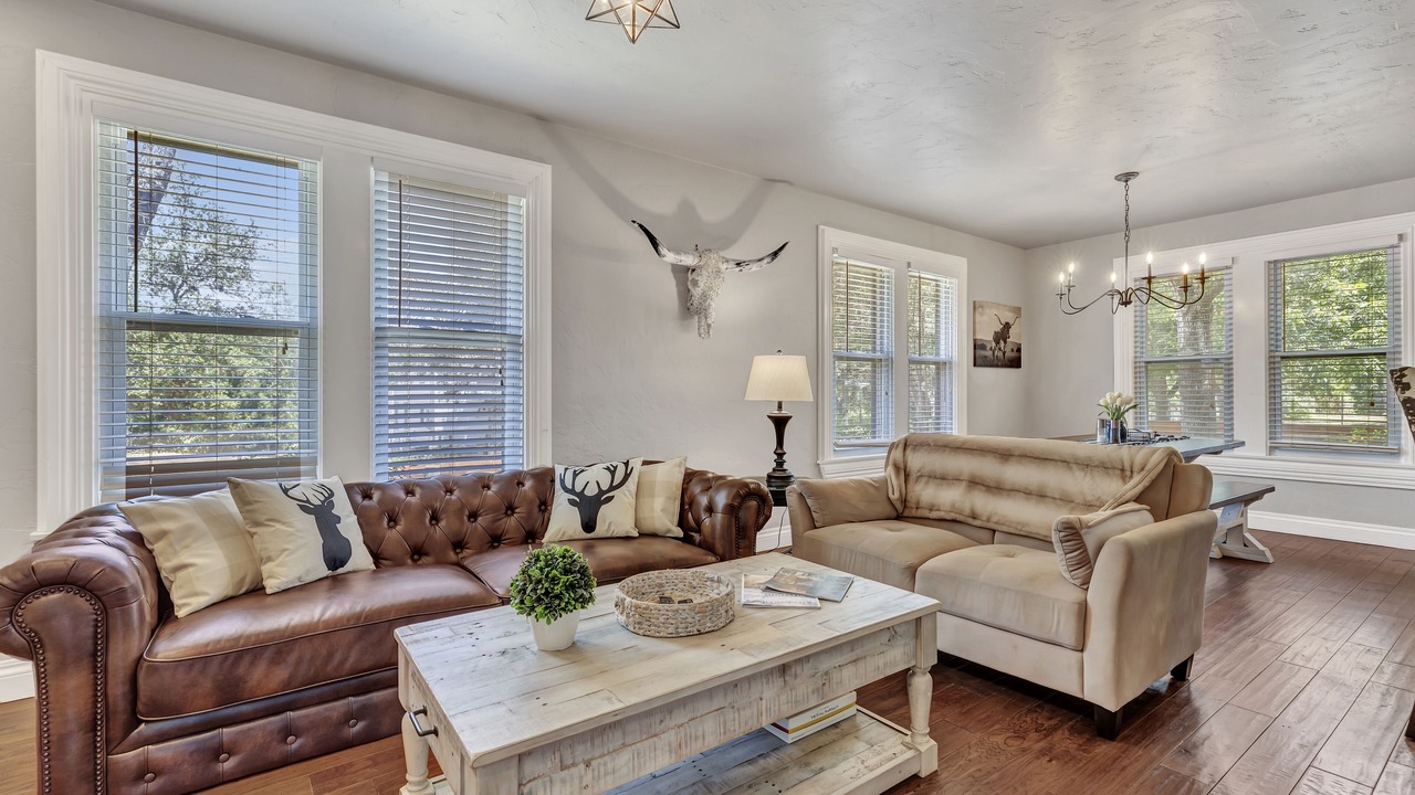 Photo of Livingroom in Fredericksburg