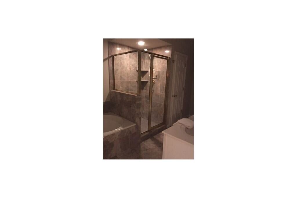 Photo of Bathroom in Chestnut Mound