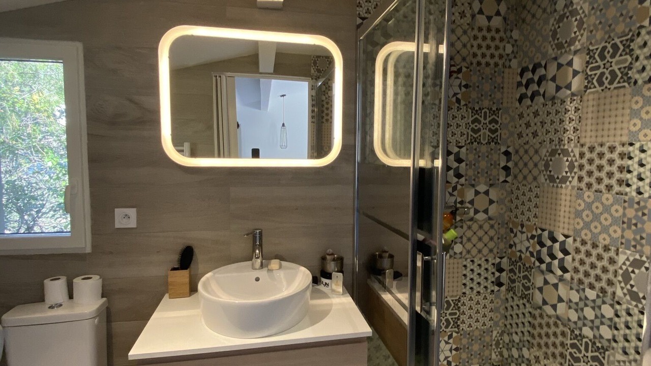 Photo of Bathroom in Entrecasteaux