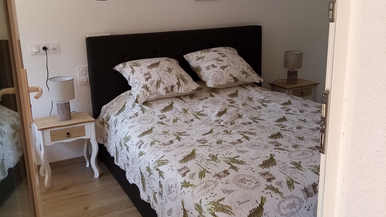 Photo of Bedroom in Entrecasteaux