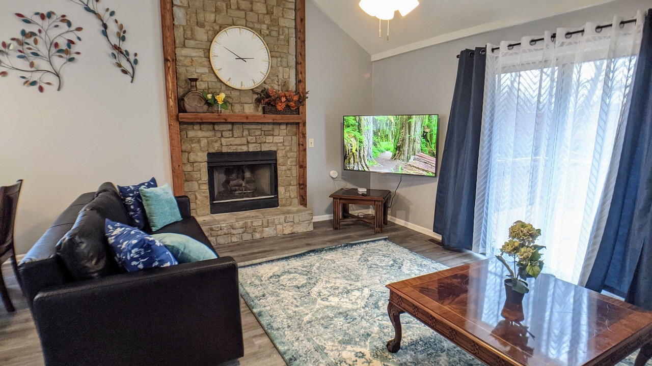 Photo of Livingroom in Overland Park