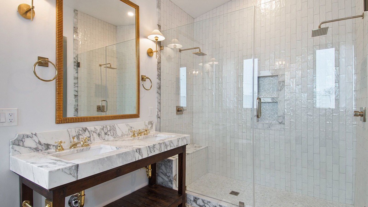 Photo of Bathroom in Irish Channel
