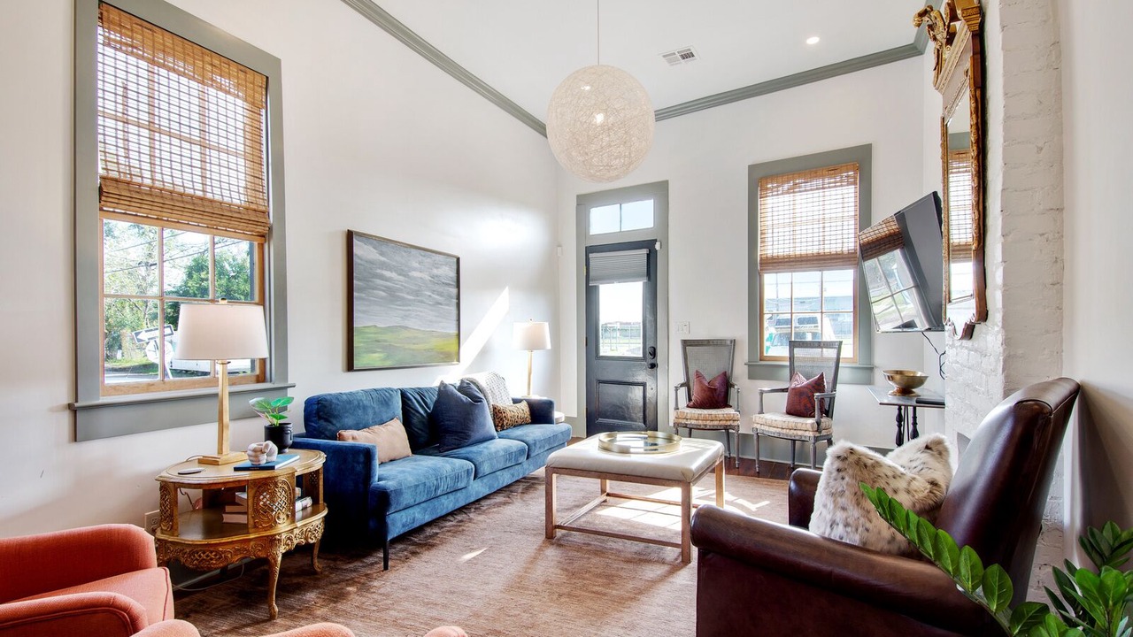 Photo of Livingroom in Irish Channel