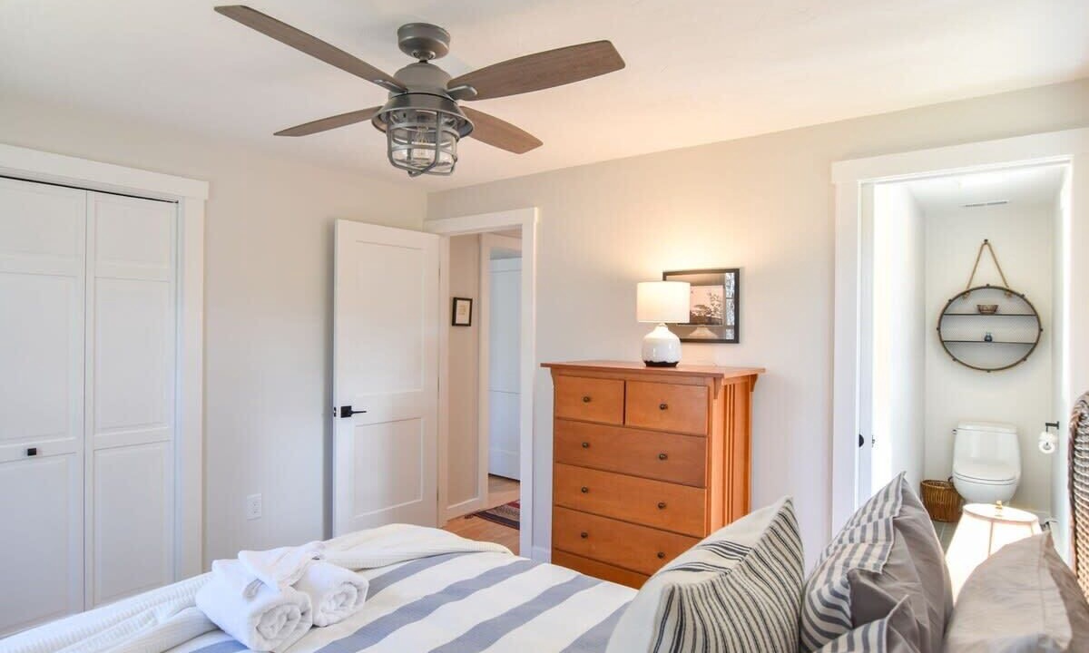 Photo of Bedroom in South Chatham