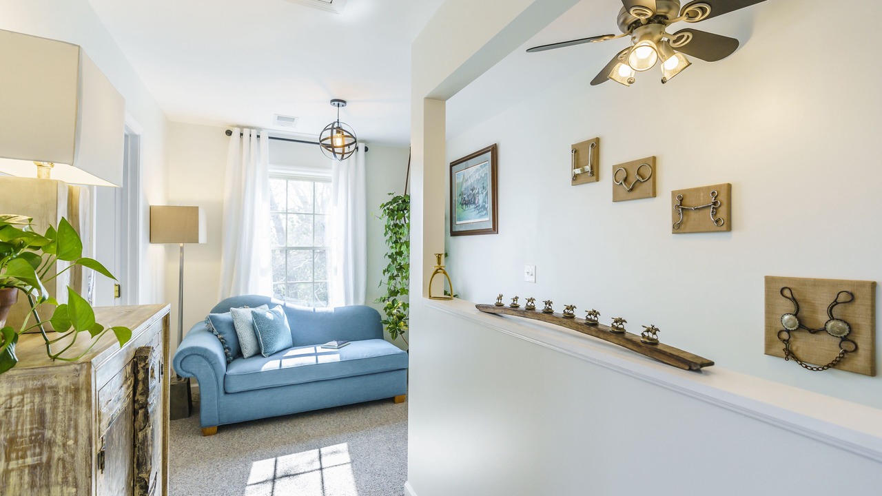 Photo of Livingroom in Midway