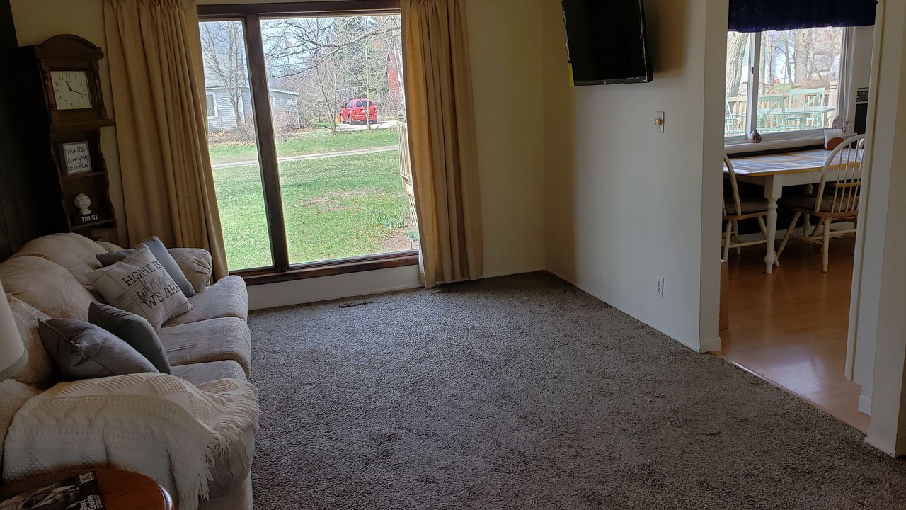 Photo of Livingroom in East Jordan
