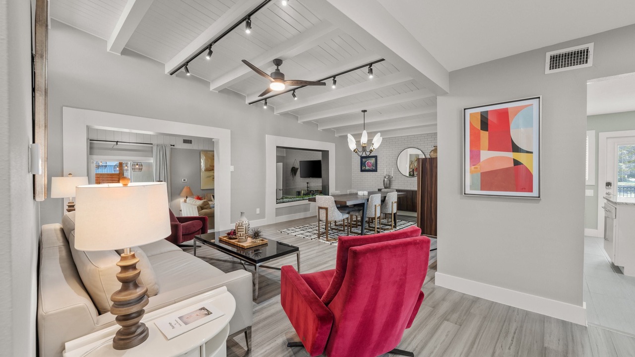 Photo of Livingroom in Preston Hollow
