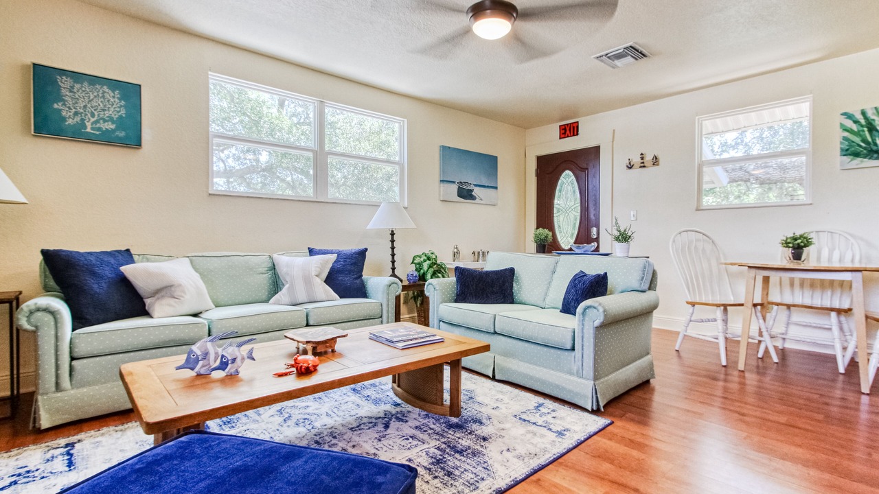 Photo of Livingroom in Jungle Terrace