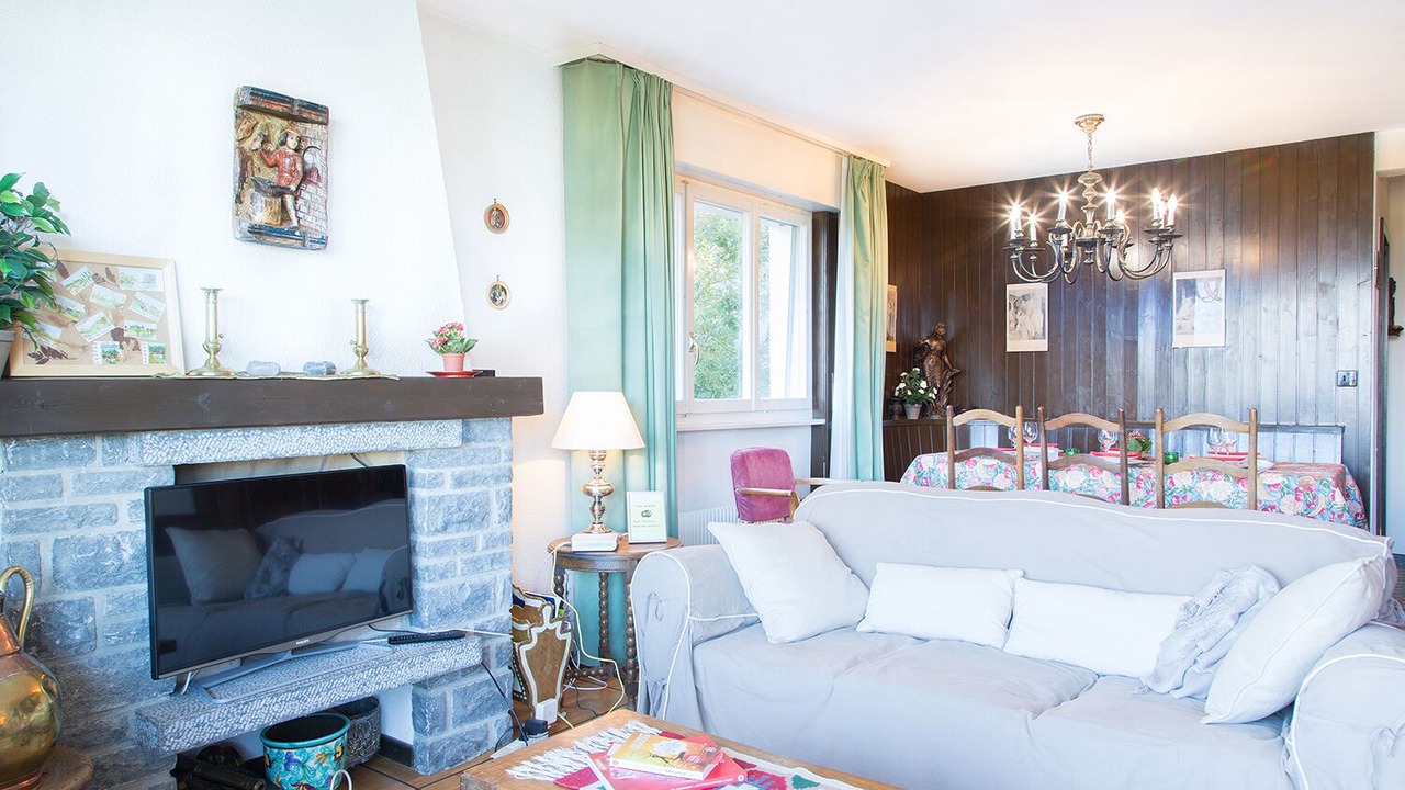 Photo of Livingroom in Lens