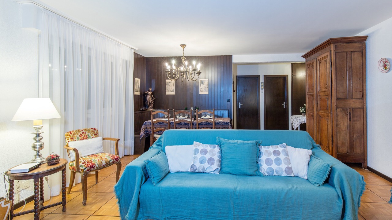 Photo of Livingroom in Lens