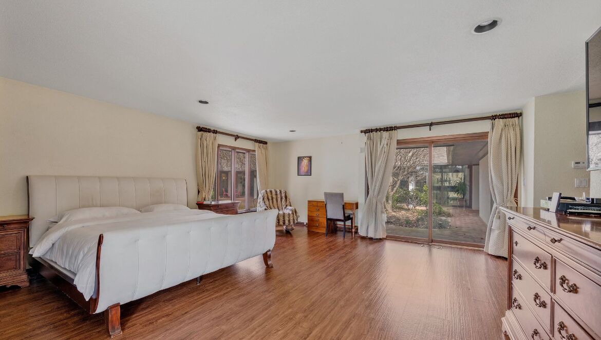 Photo of Bedroom in Old Brookville