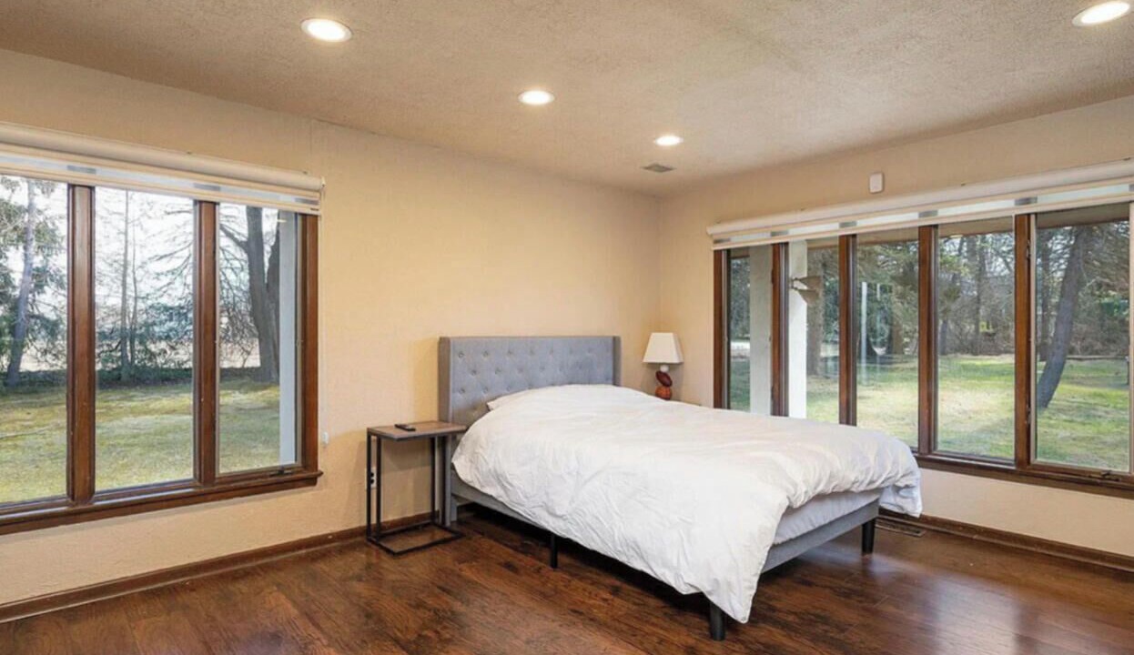 Photo of Bedroom in Old Brookville