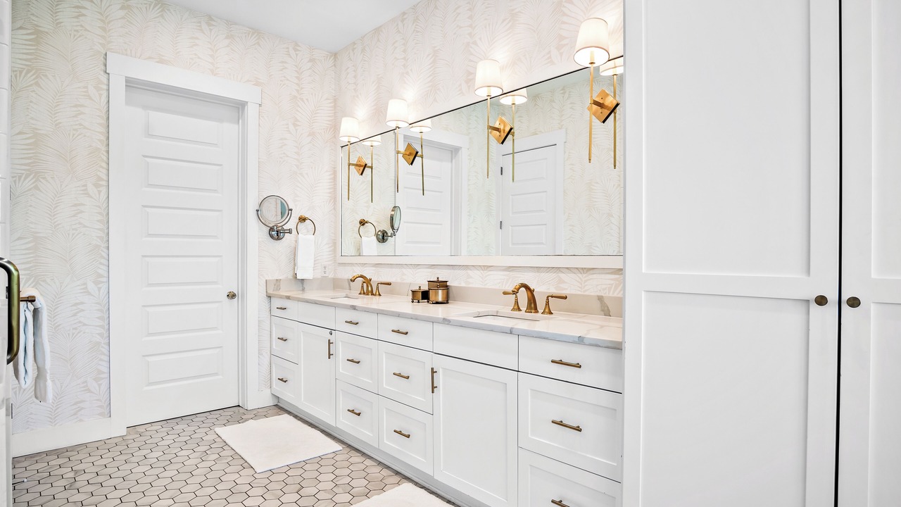 Photo of Bathroom in Cinnamon Shore