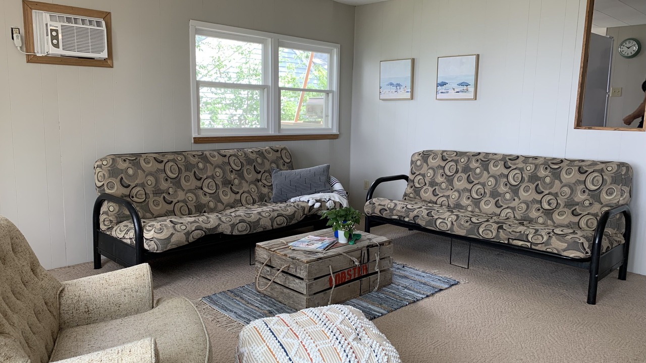 Photo of Livingroom in Grand Beach