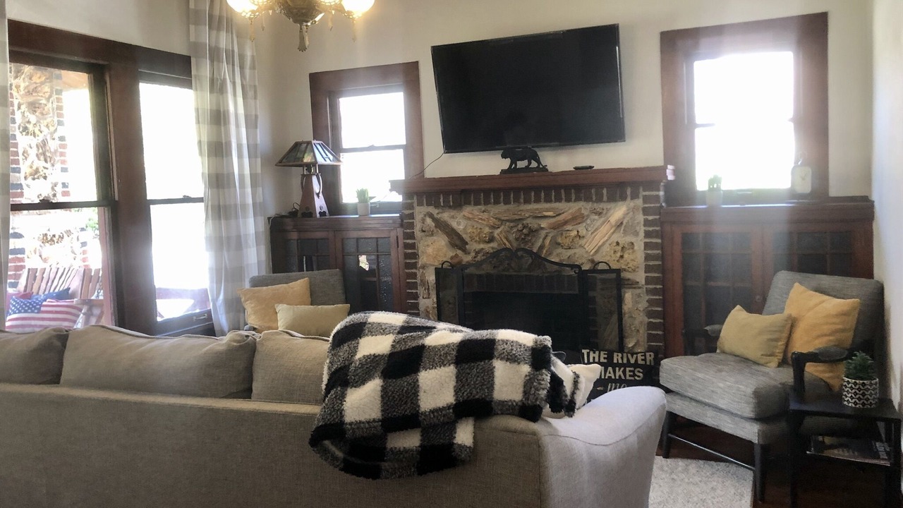 Photo of Bedroom in Glen Rose