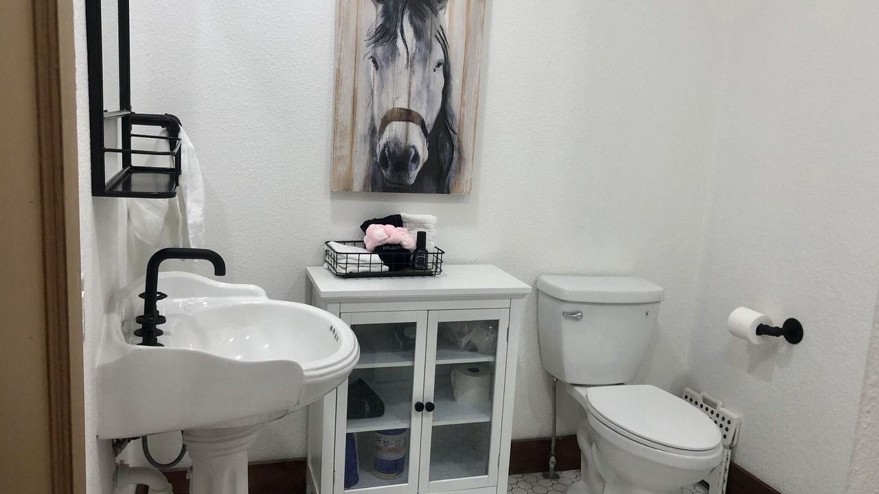 Photo of Bathroom in Glen Rose