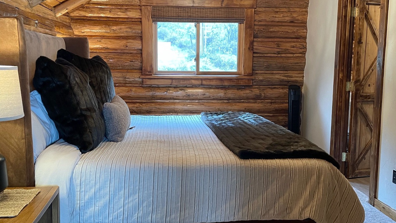 Photo of Bedroom in Island Park